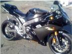 $7,000 OBO 2008 Yamaha R1 raven