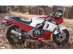 87-88 Red/White Kawasaki Ninja 600R - 21,805 Miles