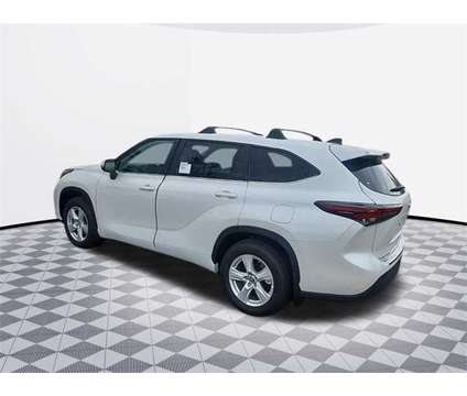 2024 Toyota Highlander LE is a 2024 Toyota Highlander LE SUV in Catonsville MD