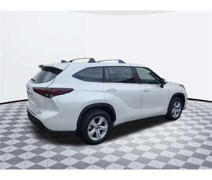 2024 Toyota Highlander LE is a 2024 Toyota Highlander LE SUV in Catonsville MD