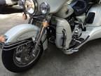 2002Harley-Davidson Touring white