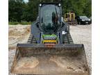 John Deere skid steer 325G