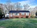 3418 Arnold Ln, Falls Church, VA 22042