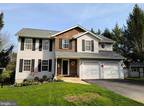 80 Fig Leaf Dr, Hampstead, MD 21074