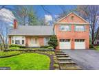 5 Overpond Ct, Potomac, MD 20854