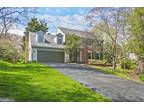 2704 Berryland Dr, Oakton, VA 22124