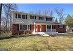 2938 Rosemar Dr, Ellicott City, MD 21043