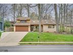 5401 Sideburn Rd, Fairfax, VA 22032