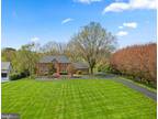 996 Springvale Rd, Great Falls, VA 22066