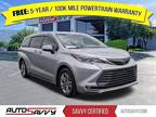 2022 Toyota Sienna Platinum Minivan 4D