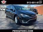 2017 Chrysler Pacifica Touring-L Minivan 4D