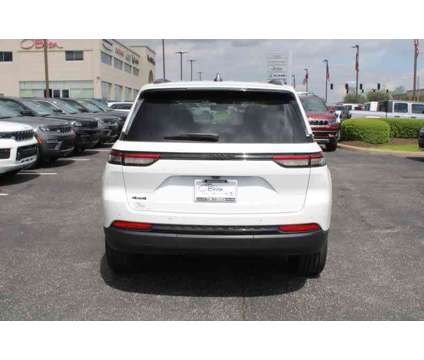 2023UsedJeepUsedGrand CherokeeUsed4x4 is a White 2023 Jeep grand cherokee 4WD SUV in Greenwood IN