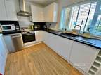 2 bed flat for sale in BH23 3JG, BH23, Christchurch