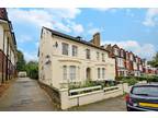 1 Bedroom Flat to Rent in Muswell Avenue