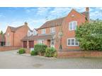 5 bedroom detached house for sale in Upper Oaks Court, Aston-on-Carrant