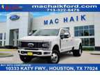 2023 Ford Super Duty F-350 DRW Platinum 4Wd Crew Cab 8 Box