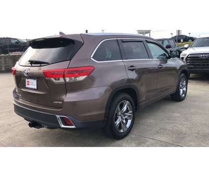 2019 Toyota Highlander Limited Platinum is a White 2019 Toyota Highlander Limited Car for Sale in Hattiesburg MS