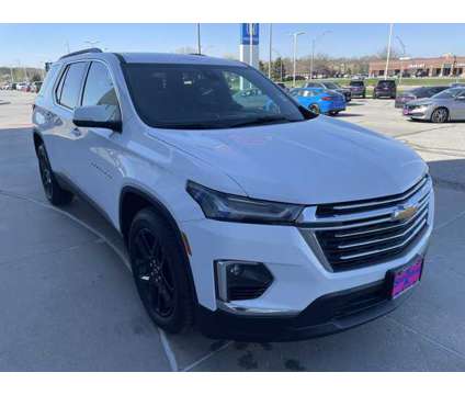 2022 Chevrolet Traverse LT Cloth is a White 2022 Chevrolet Traverse LT Car for Sale in Omaha NE