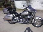 Used 2005 Yamaha Royal Star Venture. Loaded Out 1300cc V Four engine