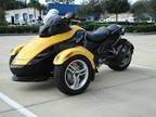 Yellow & Low Miles & 2009 Can-Am SE-5 & Immaculaltely