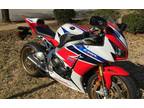 2014 Honda CBR{{