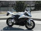 2011 honda cbr600rr pearl white/black only 109 miles !!!!