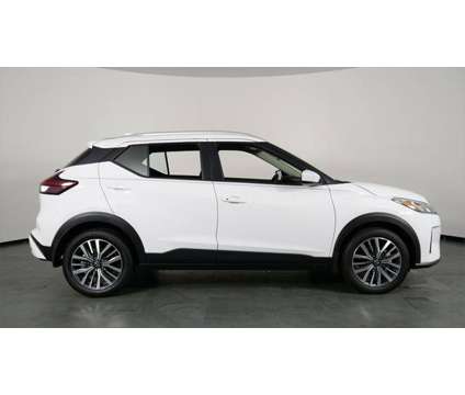 2024 Nissan Kicks SV Xtronic CVT is a White 2024 Nissan Kicks SV Station Wagon in Orlando FL