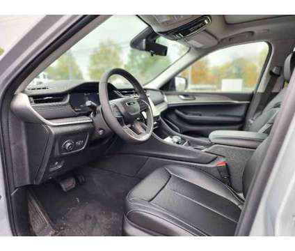 2023 Jeep Grand Cherokee Limited 4x4 is a Silver 2023 Jeep grand cherokee Limited SUV in Freehold NJ