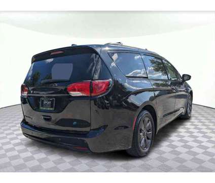 2020 Chrysler Pacifica Hybrid Limited is a Black 2020 Chrysler Pacifica Hybrid Limited Hybrid in Orlando FL