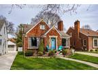 Home For Sale In Grosse Pointe Farms, Michigan