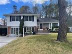 Home For Sale In Smithtown, New York