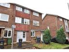 2 bed flat to rent in South Terrace, KT6, Surbiton