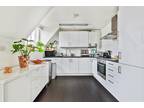 2 bedroom flat for sale in Central Avenue, Welling, DA16