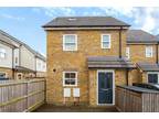 2 bedroom semi-detached house for sale in Hawes Road, Bromley, BR1
