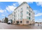 2 bed flat for sale in Harbour Point, CF10, Caerdydd