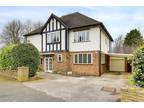 Oundle Drive, Wollaton NG8 5 bed detached house for sale -