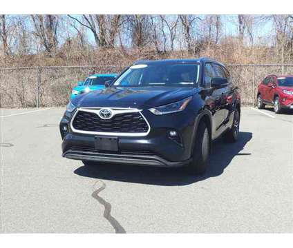 2021 Toyota Highlander XLE is a Black 2021 Toyota Highlander XLE Car for Sale in Lynn MA
