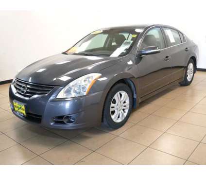 2011 Nissan Altima 2.5 S is a Grey 2011 Nissan Altima 2.5 Trim Car for Sale in Saint Louis MO