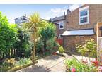 2 bedroom property to let in Russell Road, SW19 - £2,500 pcm