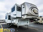 2019 Palomino Columbus F389FL 42ft