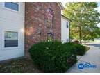 Spacious 2BD/1BA Broad Ripple Apartment in Northdale! 5760 Northdale Lake Ct #B