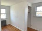 Flat For Rent In Lindenhurst, New York