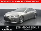 2021 Lexus ES 250 w/Navigation, Levinson Audio, Head Up Display!!