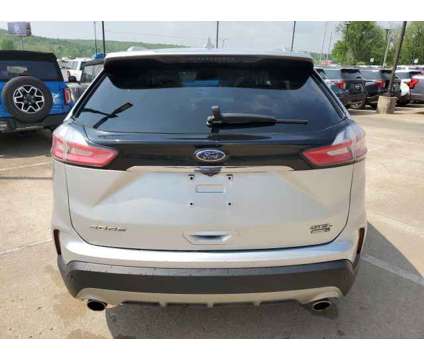 2019 Ford Edge SEL is a Silver 2019 Ford Edge SEL SUV in Tulsa OK