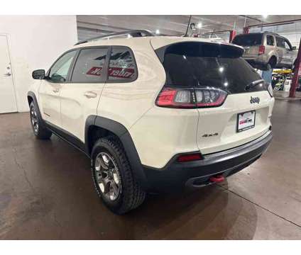 2019 Jeep Cherokee Trailhawk is a White 2019 Jeep Cherokee Trailhawk SUV in Chandler AZ