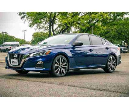 2022 Nissan Altima 2.5 SR is a Blue 2022 Nissan Altima 2.5 SR Sedan in Boerne TX