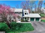 3604 Irish Moss Ct, Fairfax, VA 22033