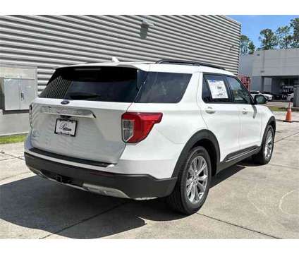 2024 Ford Explorer XLT is a White 2024 Ford Explorer XLT SUV in Gainesville FL
