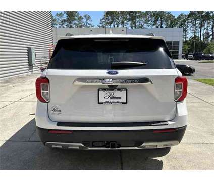 2024 Ford Explorer XLT is a White 2024 Ford Explorer XLT SUV in Gainesville FL