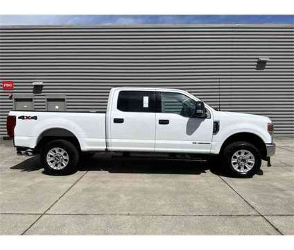 2022 Ford F-250SD XLT is a White 2022 Ford F-250 XLT Truck in Gainesville FL